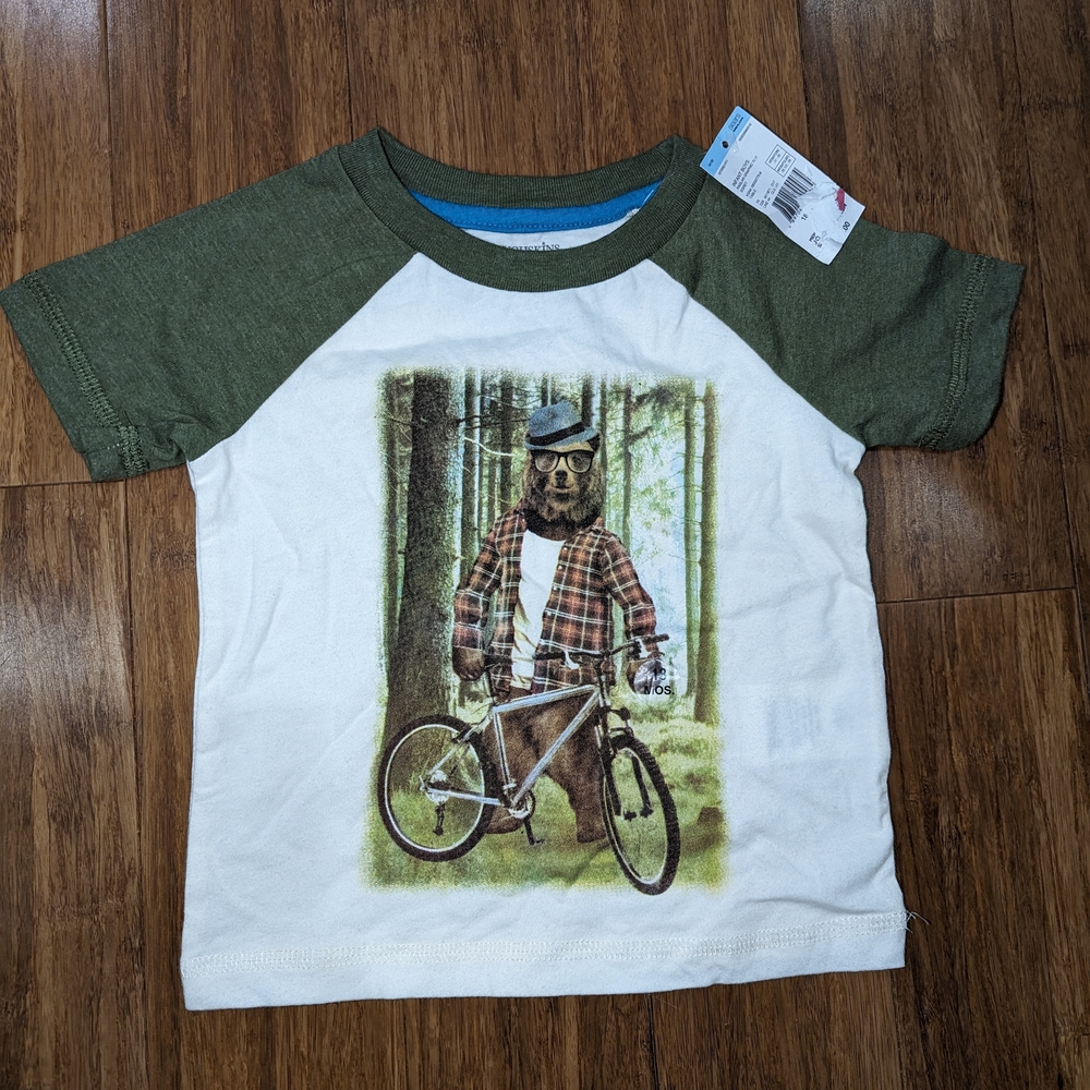 Brand new, Toddler & Kids Green and White Bear Graphic T-Shirt